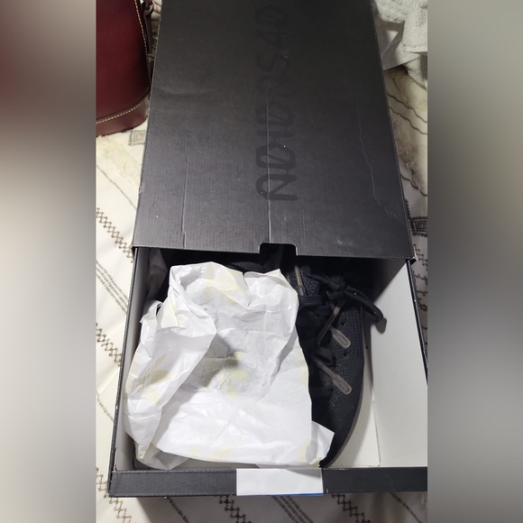 NWOT WORN TWICE NO FLAWS - Picture 3 of 3